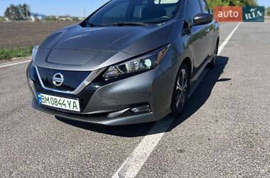 Хэтчбек Nissan Leaf 2022 в 