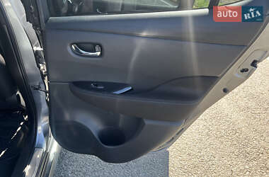 Хэтчбек Nissan Leaf 2022 в 