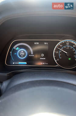 Хэтчбек Nissan Leaf 2022 в 