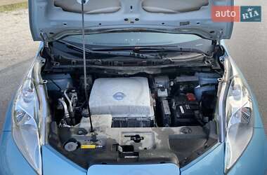 Хетчбек Nissan Leaf 2014 в 