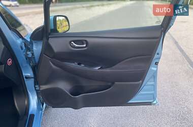 Хетчбек Nissan Leaf 2014 в 