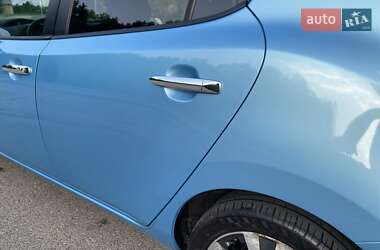 Хетчбек Nissan Leaf 2014 в 