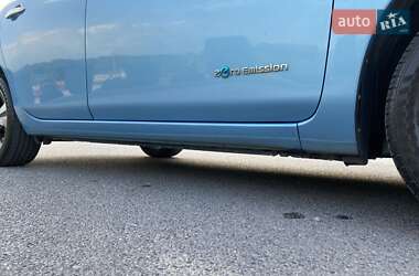 Хетчбек Nissan Leaf 2014 в 