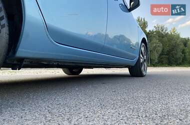 Хетчбек Nissan Leaf 2014 в 