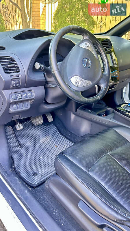 Хетчбек Nissan Leaf 2013 в Чорноморську