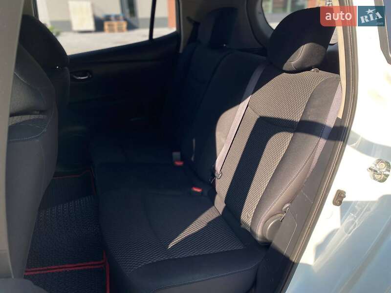Хетчбек Nissan Leaf 2013 в Києві