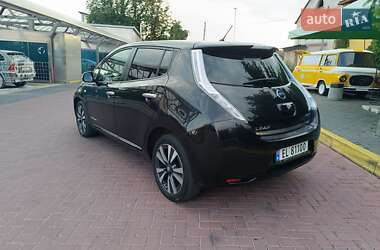 Хэтчбек Nissan Leaf 2015 в 