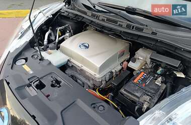 Хэтчбек Nissan Leaf 2015 в 