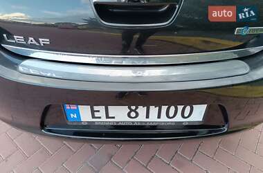Хэтчбек Nissan Leaf 2015 в 
