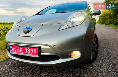 Хетчбек Nissan Leaf 2015 в Дніпрі