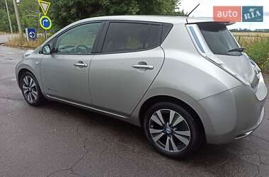 Хэтчбек Nissan Leaf 2015 в 