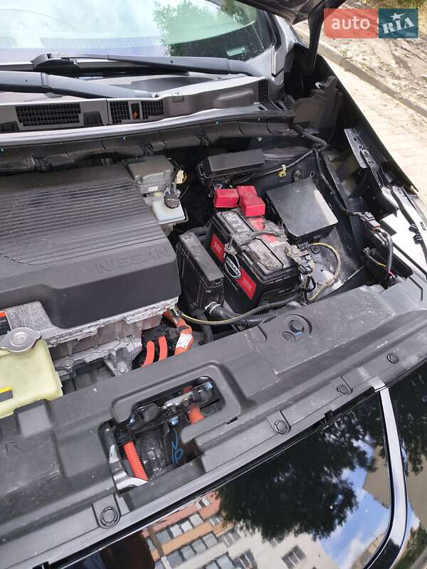 Хетчбек Nissan Leaf 2018 в Кам'янець-Подільському
