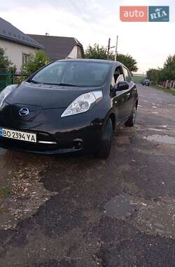 Хетчбек Nissan Leaf 2015 в 