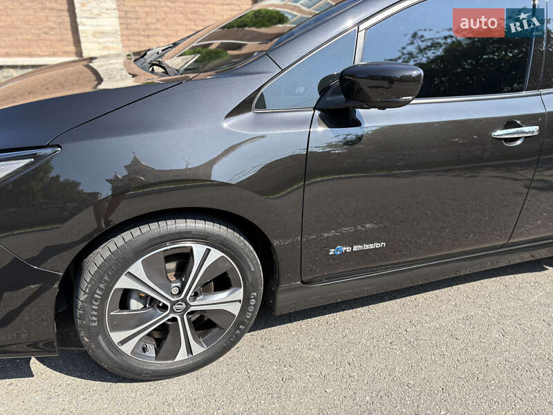 Хэтчбек Nissan Leaf 2018 в Черновцах