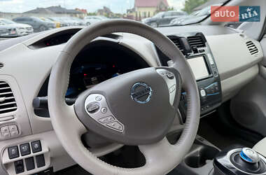 Хэтчбек Nissan Leaf 2012 в 