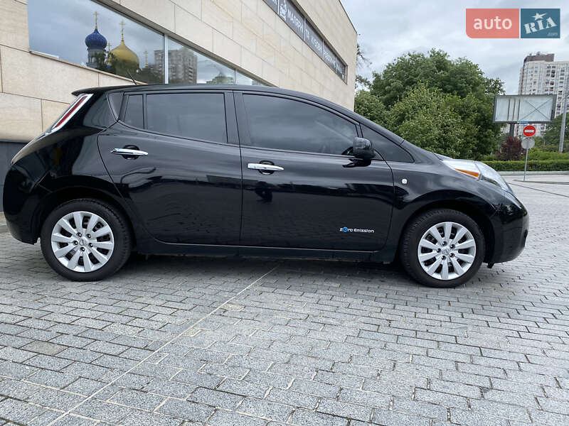 Хетчбек Nissan Leaf 2015 в Києві