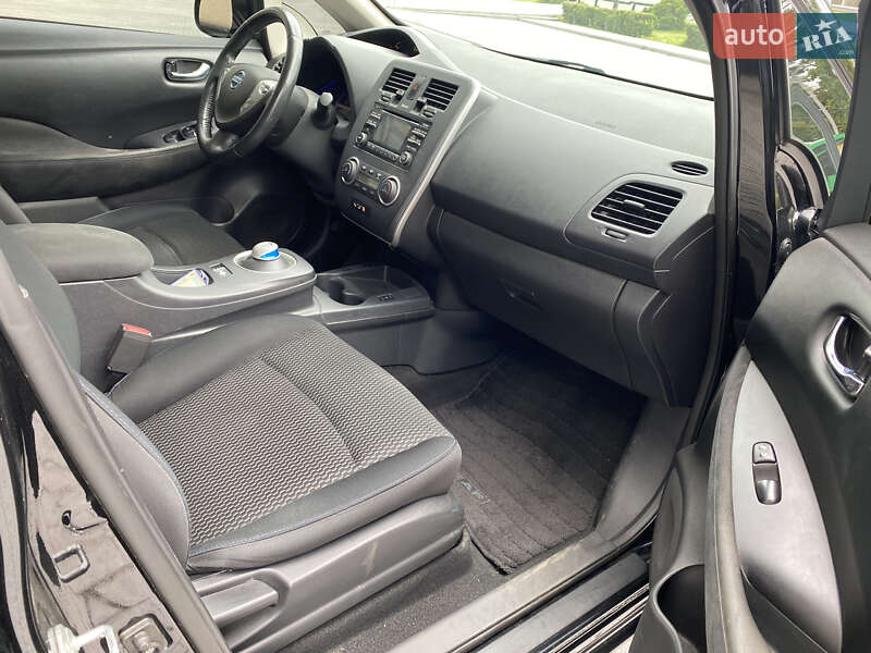 Хетчбек Nissan Leaf 2015 в Києві