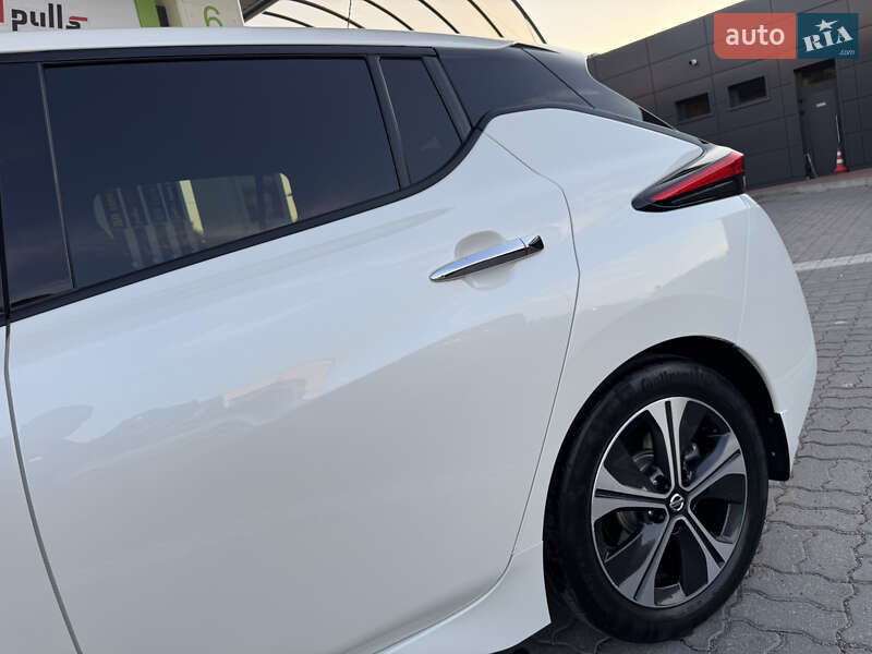 Хэтчбек Nissan Leaf 2018 в Дрогобыче
