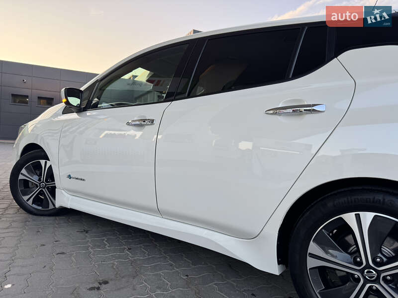 Хэтчбек Nissan Leaf 2018 в Дрогобыче