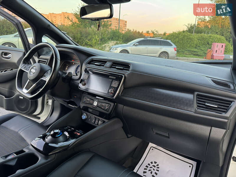 Хэтчбек Nissan Leaf 2018 в Дрогобыче