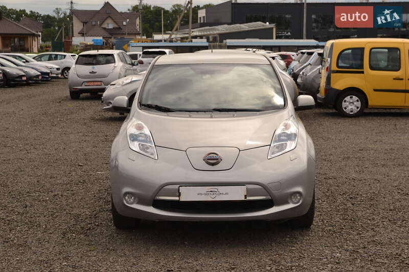 Хэтчбек Nissan Leaf 2015 в Луцке
