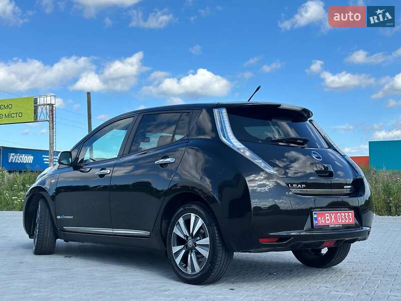 Хэтчбек Nissan Leaf 2013 в Львове