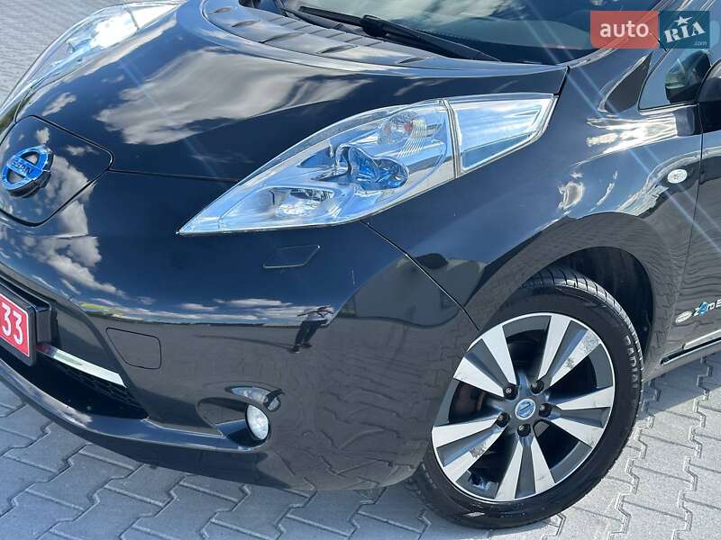 Хэтчбек Nissan Leaf 2013 в Львове