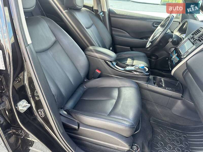 Хэтчбек Nissan Leaf 2013 в Львове