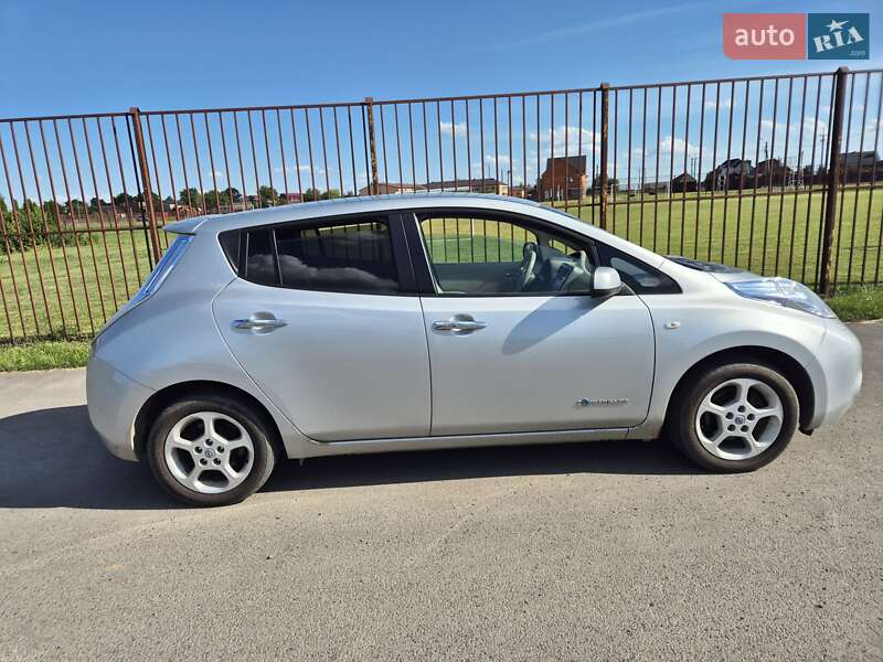 Хэтчбек Nissan Leaf 2012 в Луцке