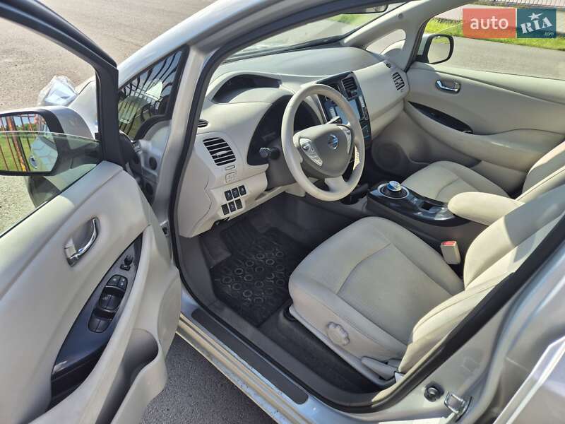 Хэтчбек Nissan Leaf 2012 в Луцке