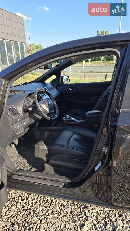 Хетчбек Nissan Leaf 2015 в Києві