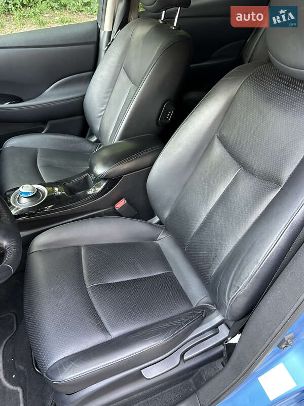 Хэтчбек Nissan Leaf 2013 в Тернополе