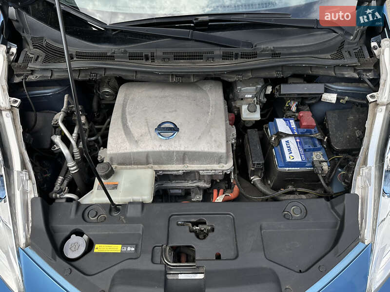 Хэтчбек Nissan Leaf 2013 в Тернополе