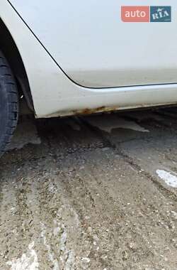 Хетчбек Nissan Leaf 2013 в Києві