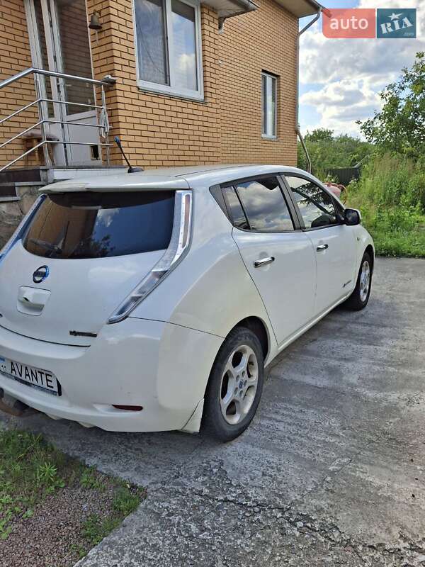 Хетчбек Nissan Leaf 2013 в Києві