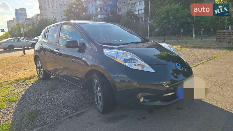 Хетчбек Nissan Leaf 2015 в Києві