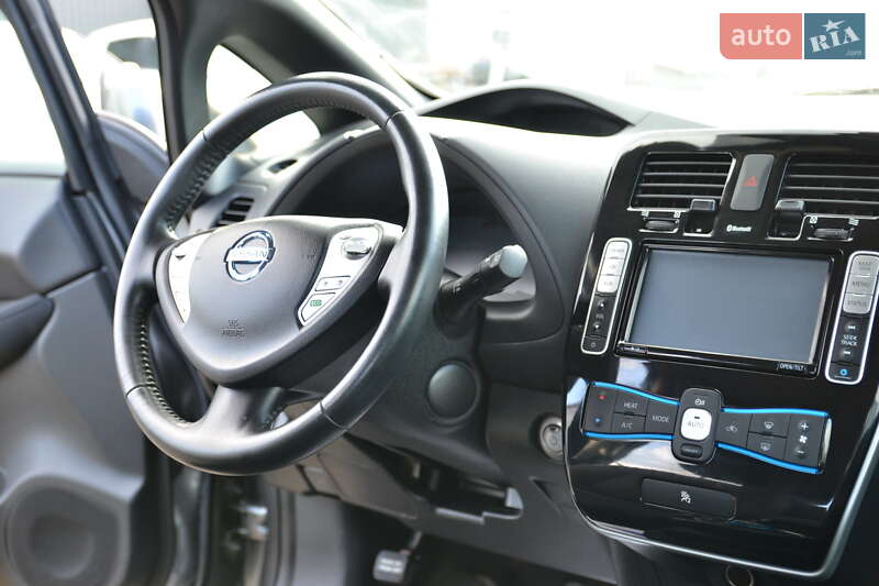 Хэтчбек Nissan Leaf 2014 в Луцке