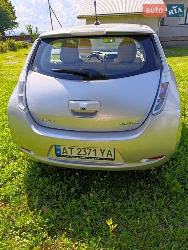 Хэтчбек Nissan Leaf 2011 в Коломые