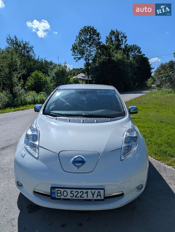 Хэтчбек Nissan Leaf 2013 в Тернополе