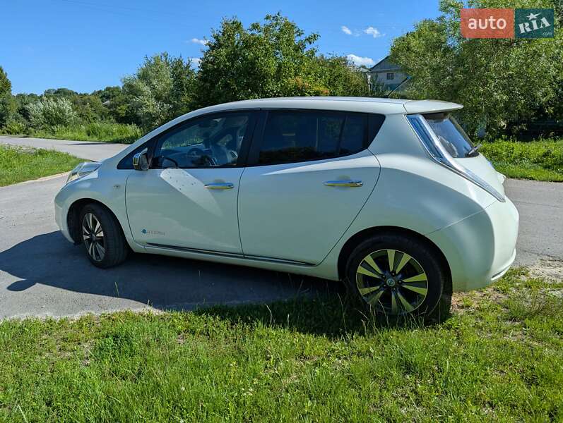 Хэтчбек Nissan Leaf 2013 в Тернополе