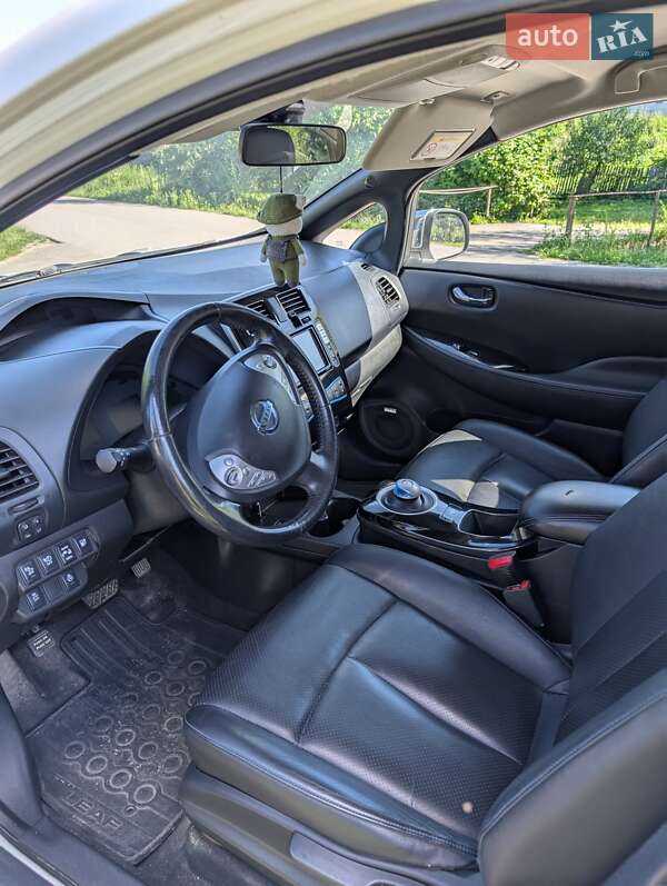 Хэтчбек Nissan Leaf 2013 в Тернополе