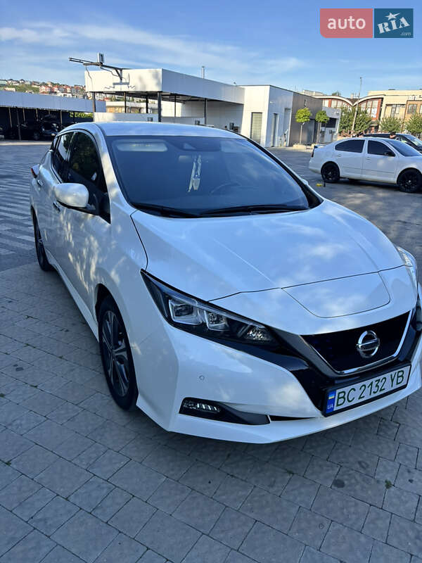 Хэтчбек Nissan Leaf 2021 в Ужгороде