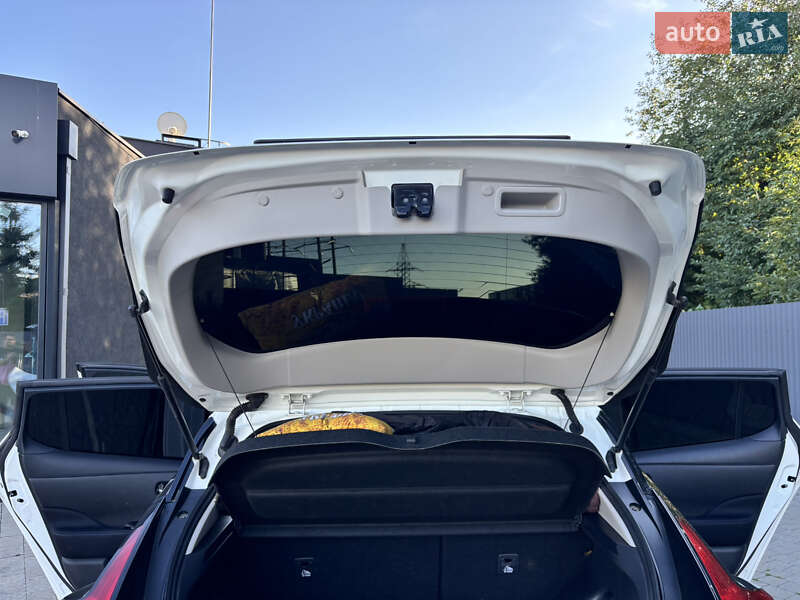 Хэтчбек Nissan Leaf 2021 в Ужгороде