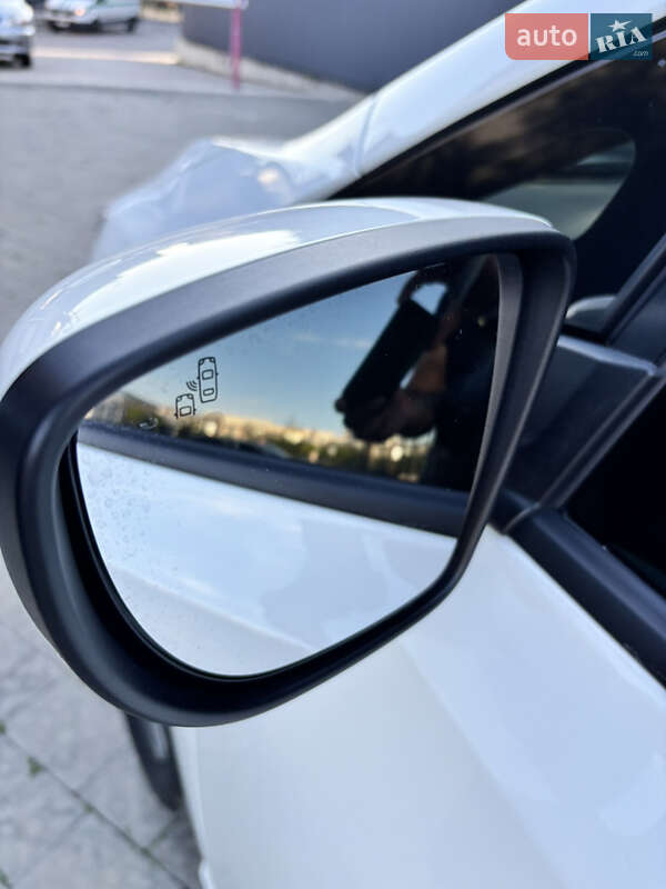 Хэтчбек Nissan Leaf 2021 в Ужгороде