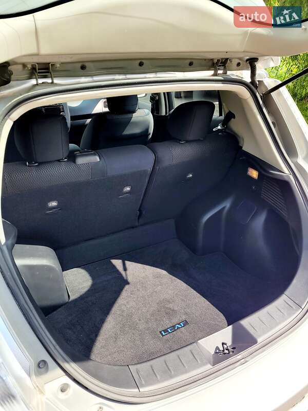 Хэтчбек Nissan Leaf 2016 в Ровно