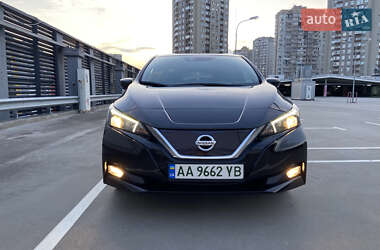 Хэтчбек Nissan Leaf 2018 в Киеве