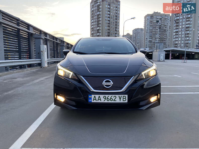 Хэтчбек Nissan Leaf 2018 в Киеве