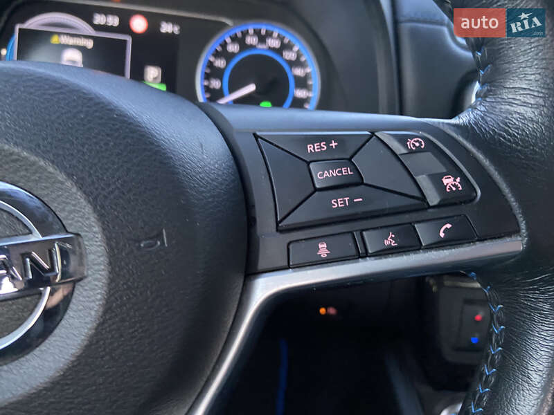 Хэтчбек Nissan Leaf 2018 в Киеве