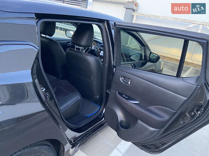 Хэтчбек Nissan Leaf 2018 в Киеве