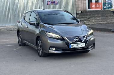 Хетчбек Nissan Leaf 2020 в Дубні